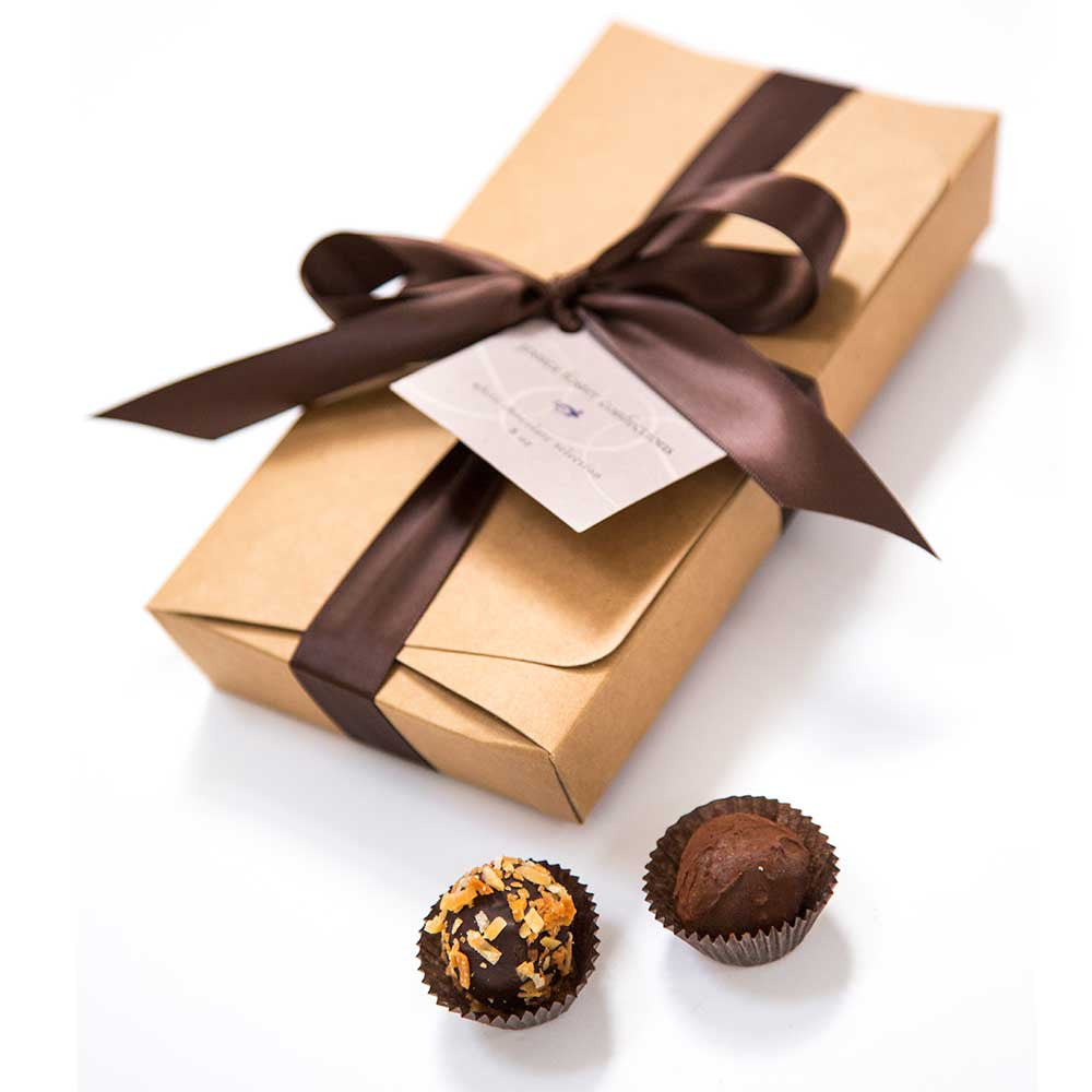 18 Piece White Chocolate Gift Box Set